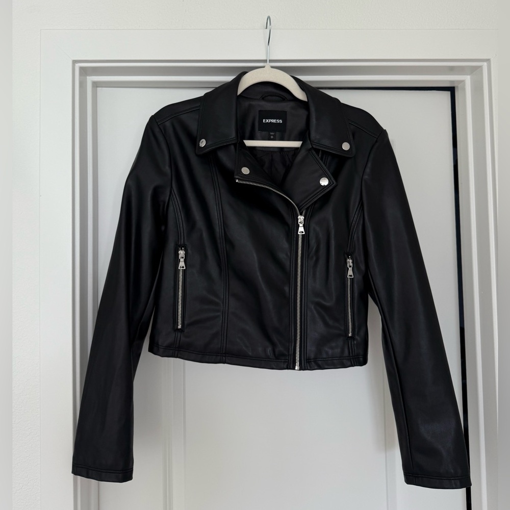 NWOT EXPRESS FAUX LEATHER BLACK JACKET, size M